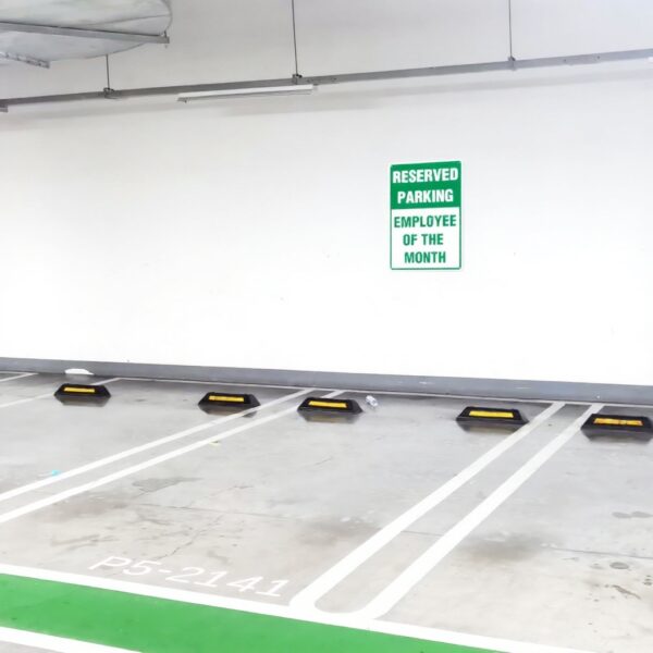 Cartello parcheggio riservato Kadezia alluminio verde