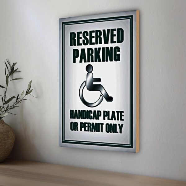 Targa Parcheggio Riservato Handicap Legno 12x18 cm-2